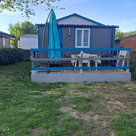 Hotel Chalet pour 5 personnes équipé sur emplacement ombragé Foix Exterior foto