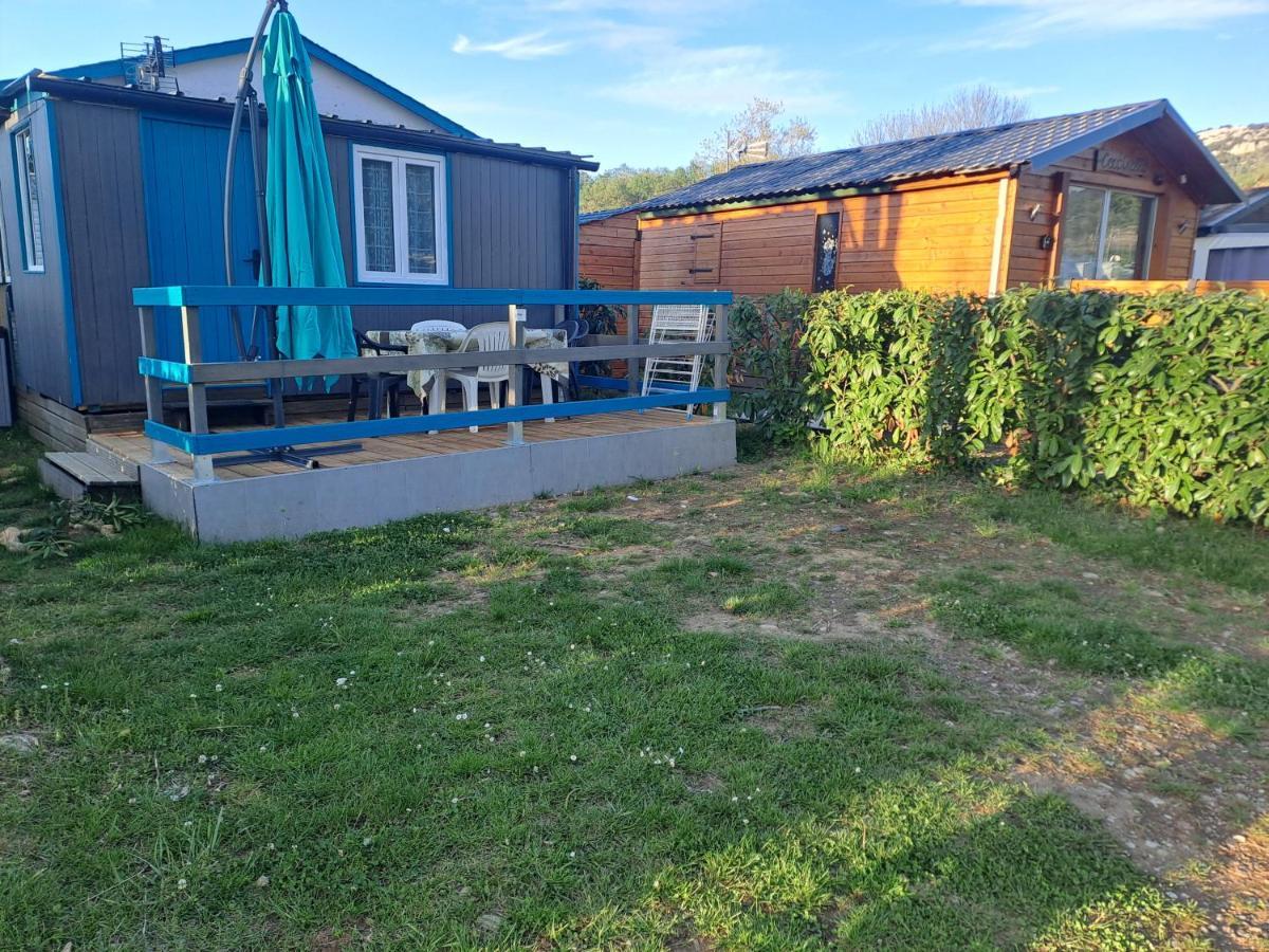 Hotel Chalet pour 5 personnes équipé sur emplacement ombragé Foix Exterior foto