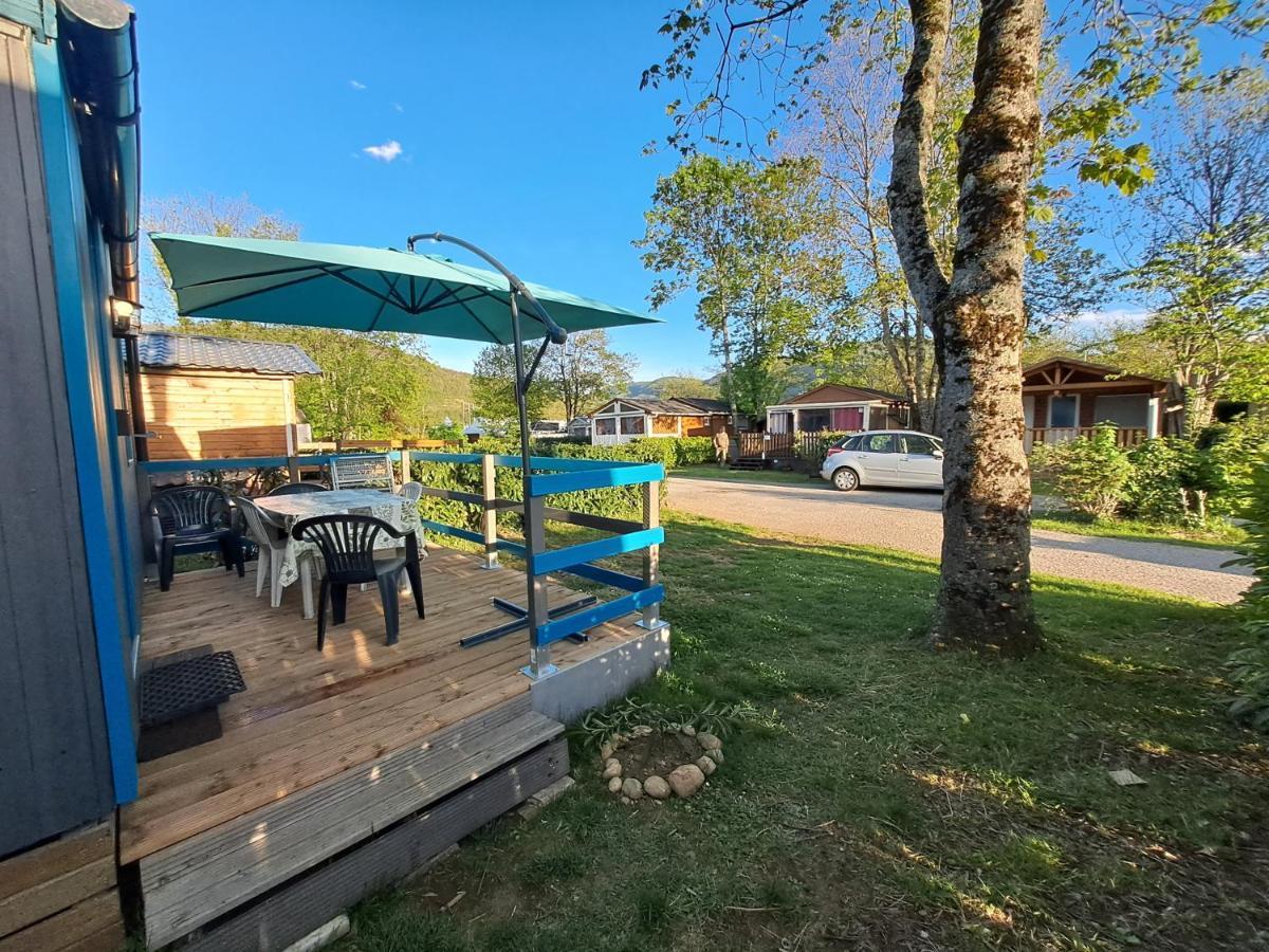 Hotel Chalet pour 5 personnes équipé sur emplacement ombragé Foix Exterior foto