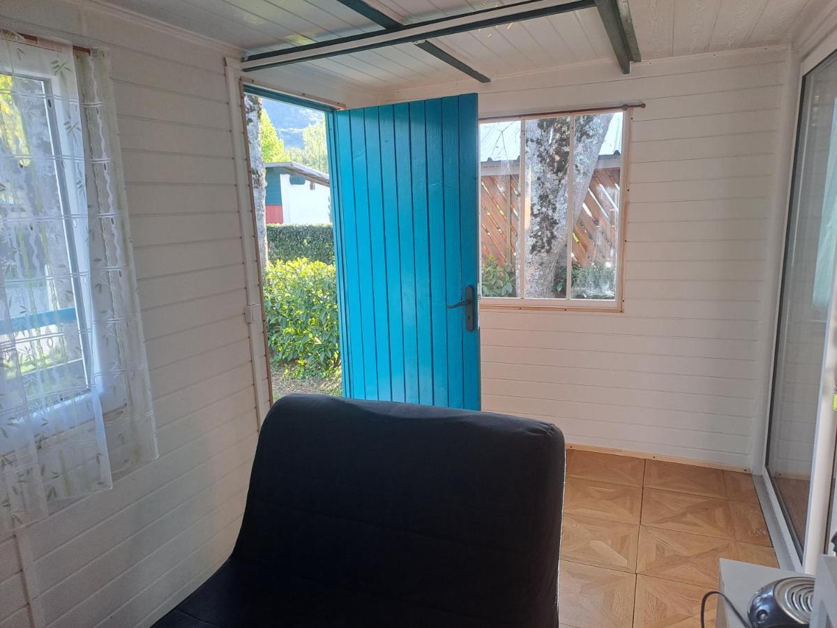 Hotel Chalet pour 5 personnes équipé sur emplacement ombragé Foix Exterior foto
