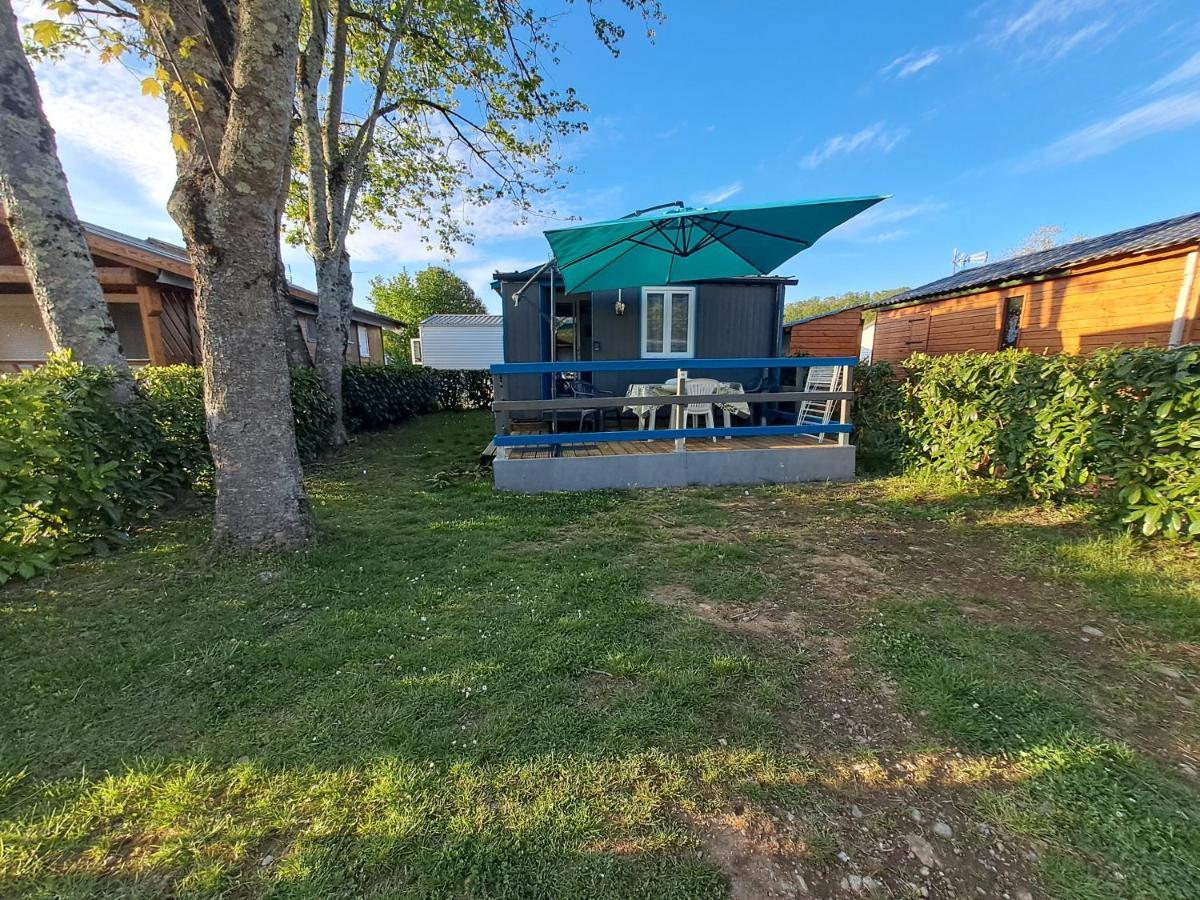 Hotel Chalet pour 5 personnes équipé sur emplacement ombragé Foix Exterior foto