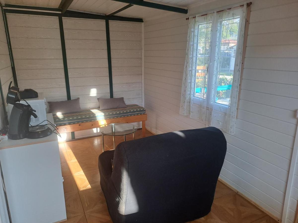 Hotel Chalet pour 5 personnes équipé sur emplacement ombragé Foix Exterior foto