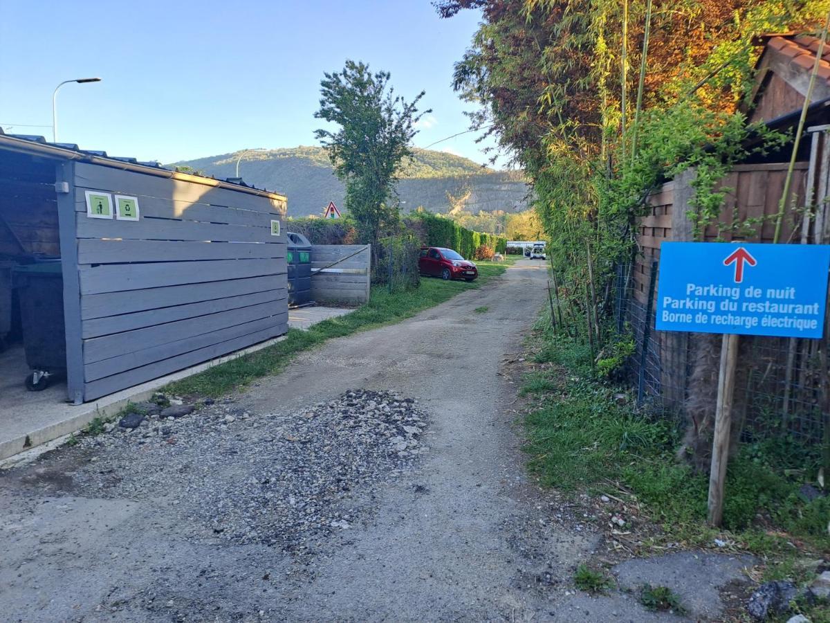 Hotel Chalet pour 5 personnes équipé sur emplacement ombragé Foix Exterior foto