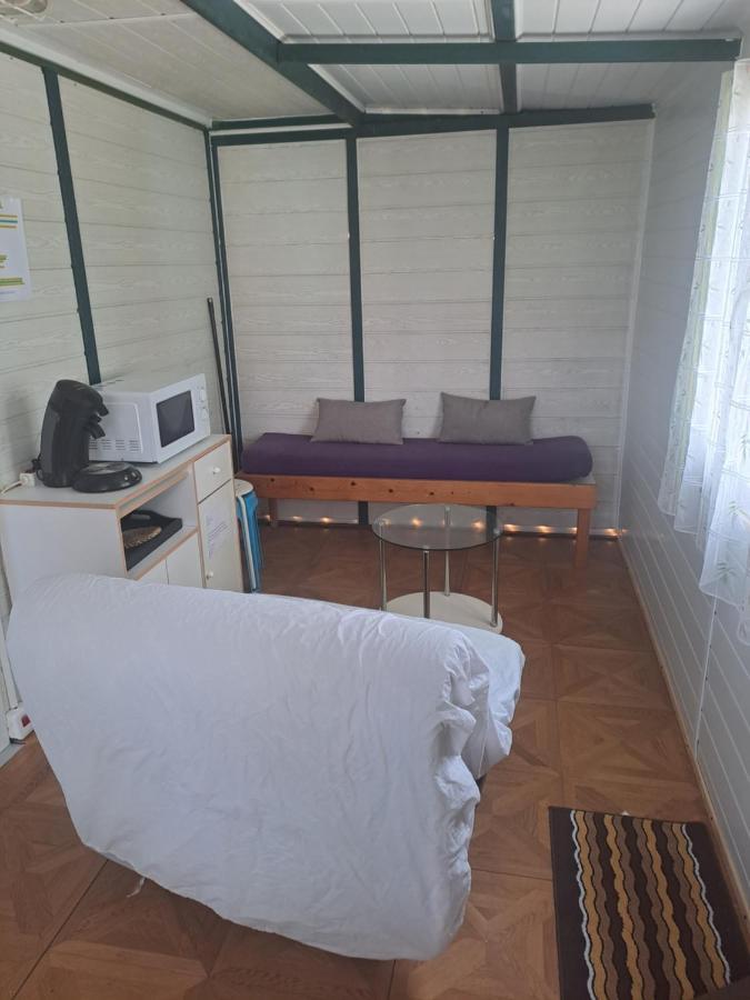 Hotel Chalet pour 5 personnes équipé sur emplacement ombragé Foix Exterior foto